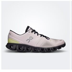 Women’s On Cloud X 3 Size 9 NEVER WORN
